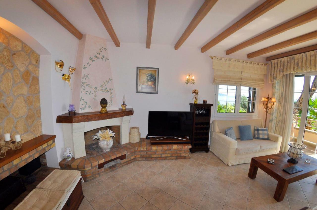 Villa Romantica Перама Экстерьер фото