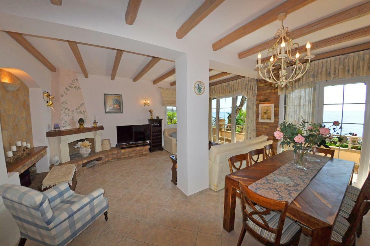 Villa Romantica Перама Экстерьер фото